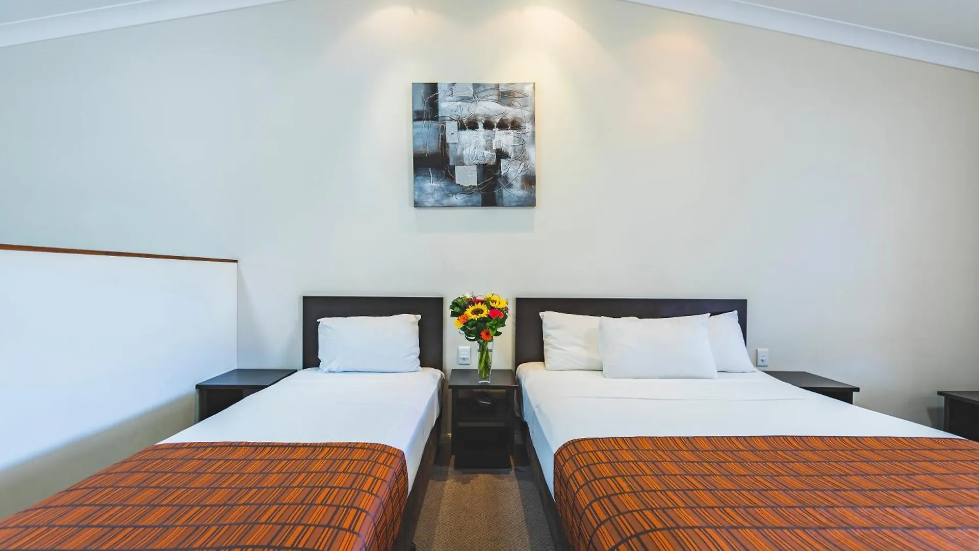 Roma Explorers Inn 4*,  Australia