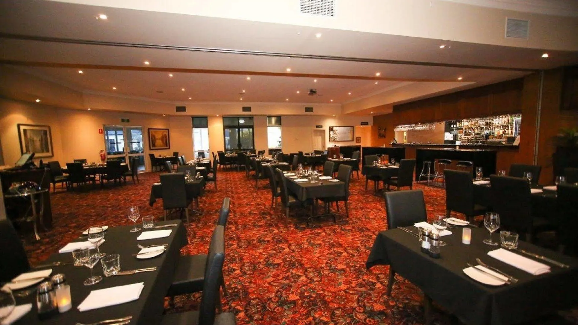 Roma Explorers Inn 4*,