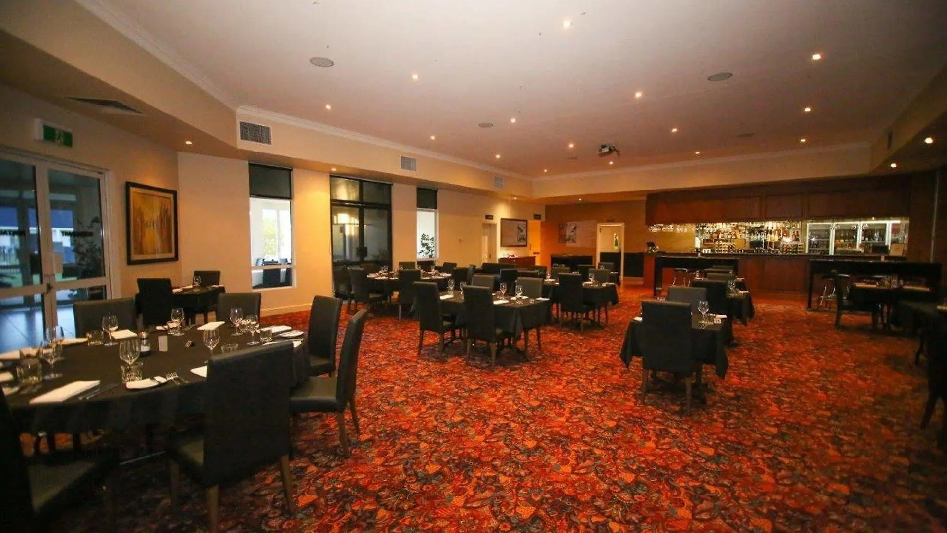 Roma Explorers Inn